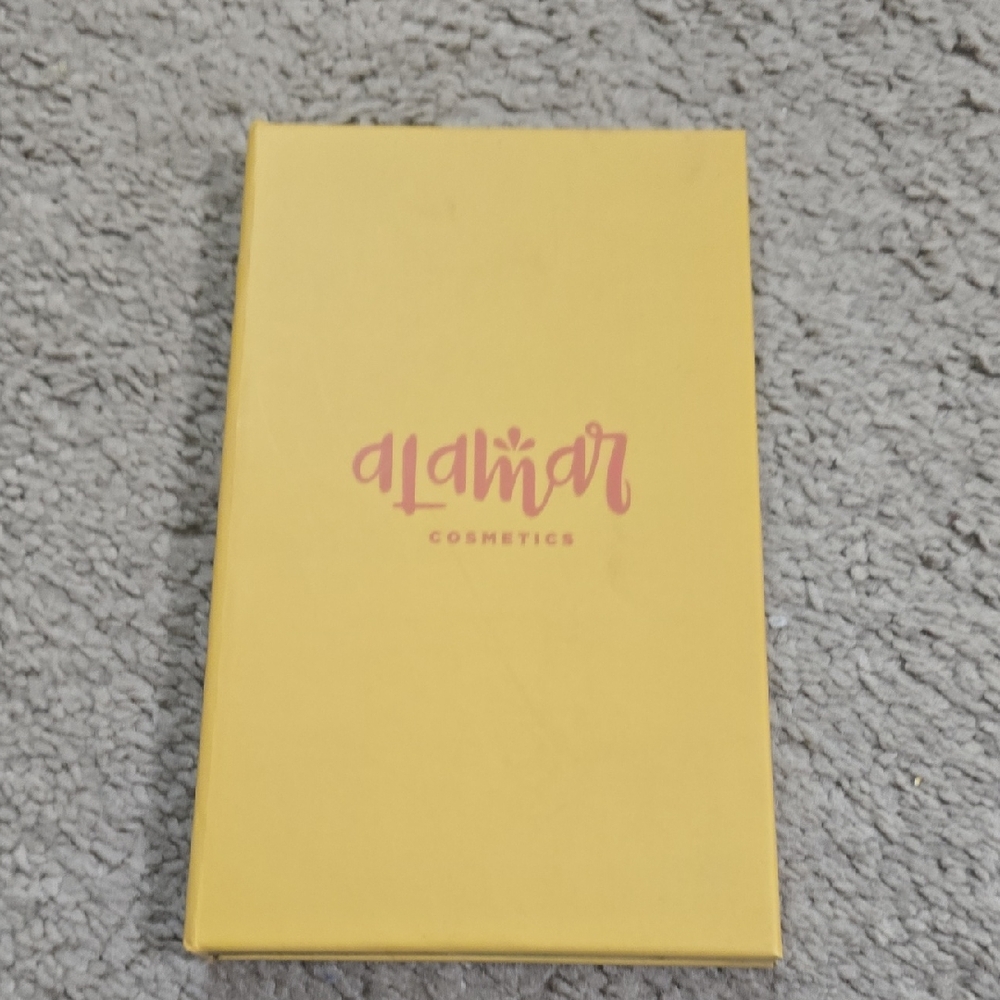 Alamar Cosmetics Reina Del Caribe Eyeshadow Palette Vol 1 Bold Colors